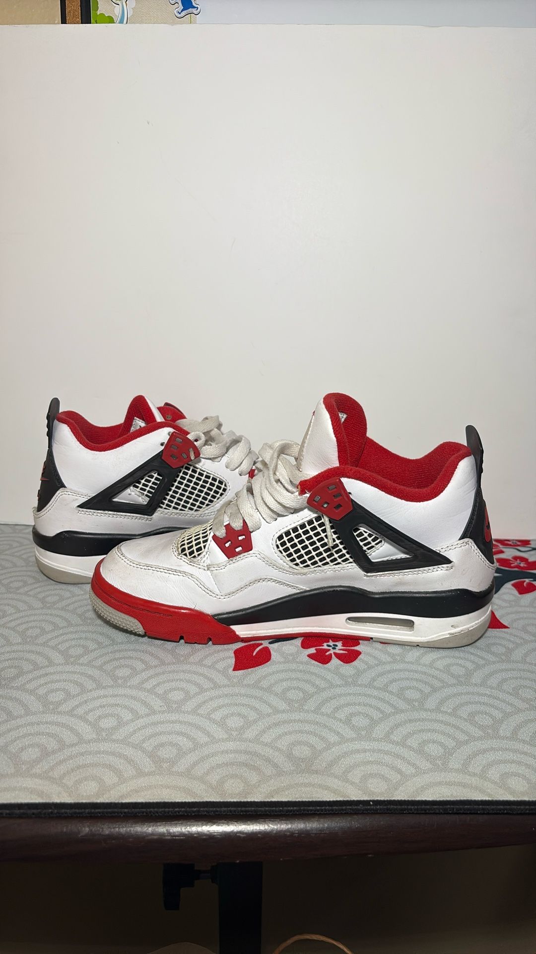 Jordan 4 Retro Fire Red