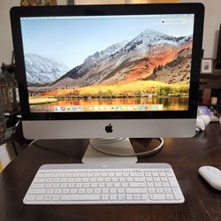 Mac Desktop w/ wireless keyboard and mouse