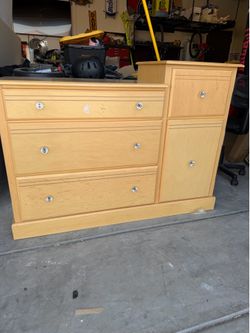 Changing table/dresser