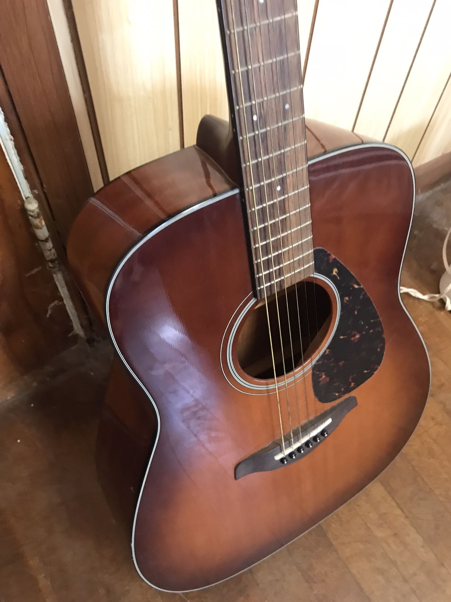 Yamaha Acoustic Guitar