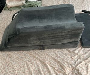 Elevated pillow for knee/ankle