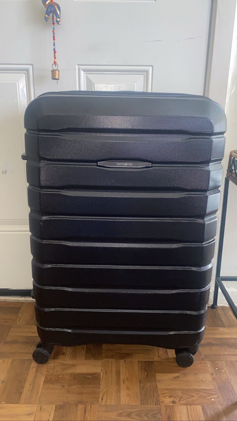 Samsonite Hartlan Spinner Luggage #2