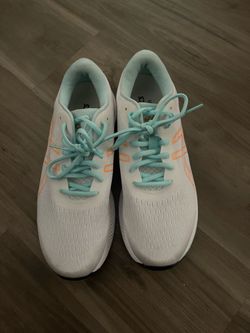 ASICS Running Shoes – Men’s Size 10.5 – Excellent Condition