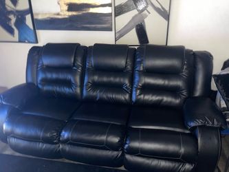 Black Reclining Sofa & Loveseat Set – Excellent Condition