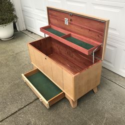 MCM Mid-Century Cedar Blanket Hope Chest with drawer