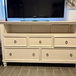 White Real wood Dresser