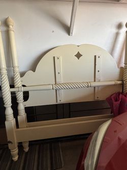 Queen Bed And Drawer