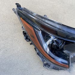 Right Toyota Corolla Headlight 
