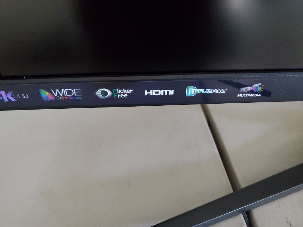 32 Inche 4K UHD Monitor, Viewsonic VX3211 4K MHD, EXCELLENT CONDITION. Monitors & Screens