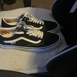 Size 13 In Men Vans Black And white 