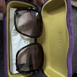 Gucci Oversized sunglasses 
