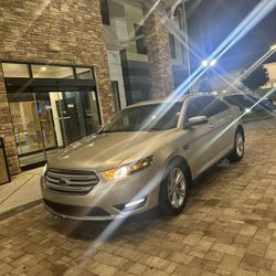 2018 Ford Taurus