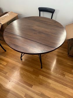 West Elm Jules Leaf Drop Dining table