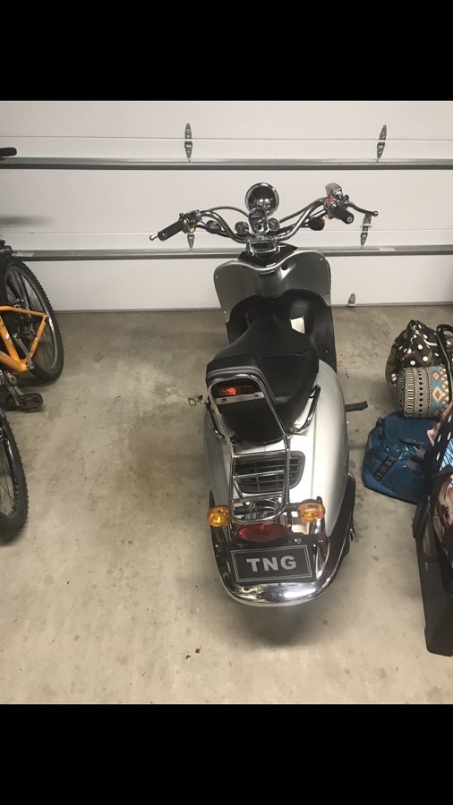 Scooter 150cc TNG lowboy , NO PAPErs needs new registration