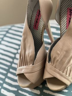 Betsy Johnson Open Toes Pumps 