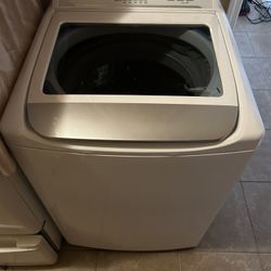 Brand New Insignia Washing machine 
