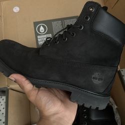 Black Timberland Boots (SIZE 11)