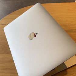 Apple MacBook Pro 13” Retina Display Intel Core I5 Processor 8GB RAM 256GB SSD DRIVE $300