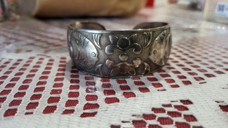 Vintage Silver Tone Fish Cuff Bracelet - Boho Tropical Angelfish Design