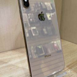 I Phone XS MAX 64GB Rose Gold Factory Unlocked Used Like New