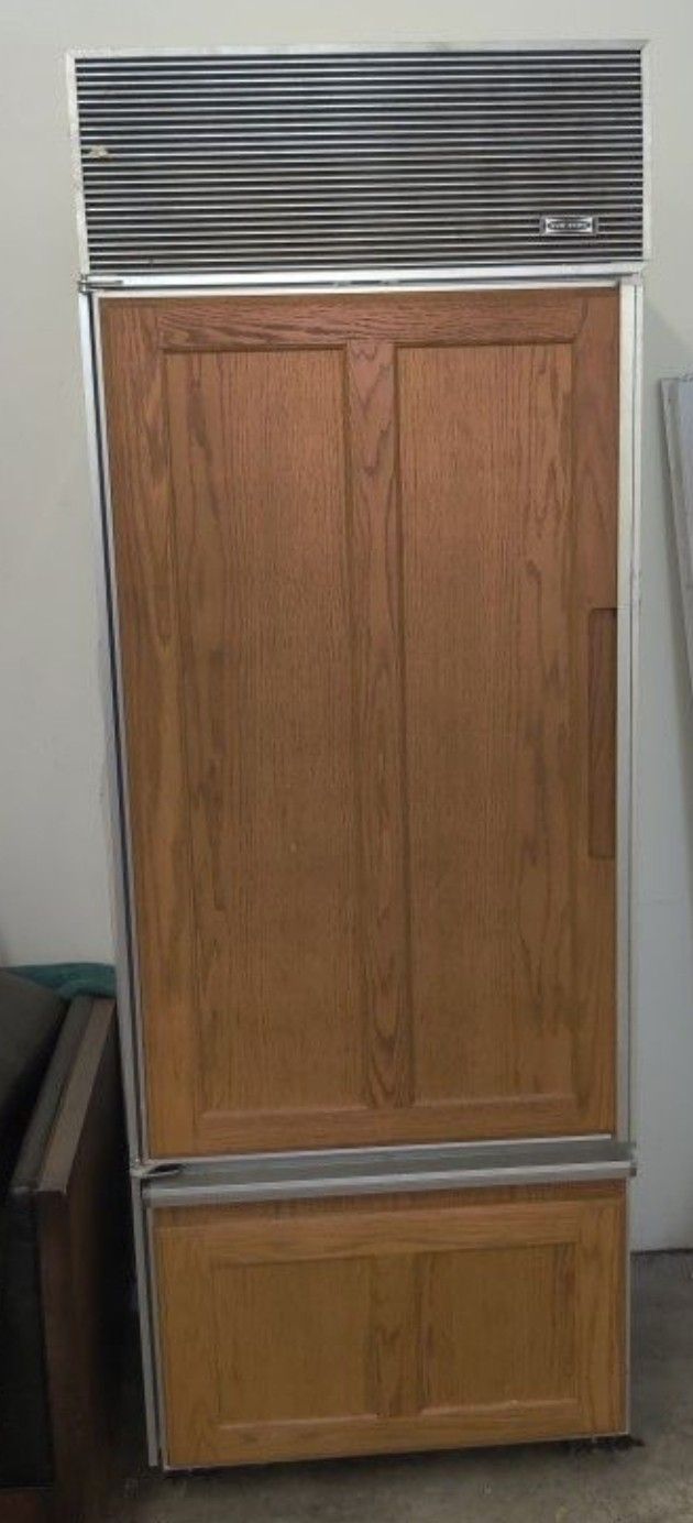 Counter Depth SubZero W/Panel for Sale in Snohomish, WA OfferUp