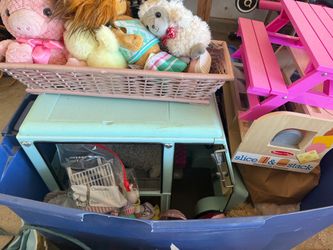 Tote of toys