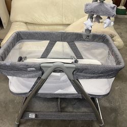 Simmons Kids City Sleeper/ Bedside Bassinet Portable Crib