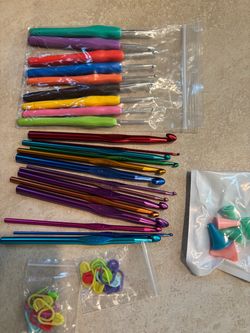 Crochet Hook Set with Accessories