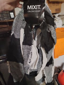Mixit Oblong Scarf Black and White