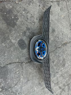 19-21 Toyota Corolla Or Camry Emblem And Radar