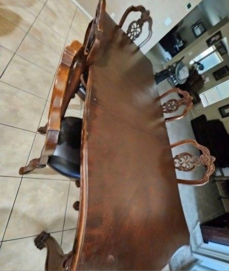 Dining table and 6 chairs