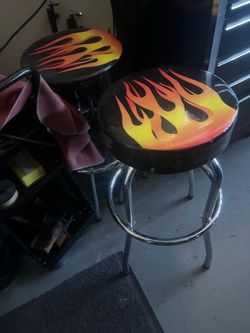 2 Flame barstools