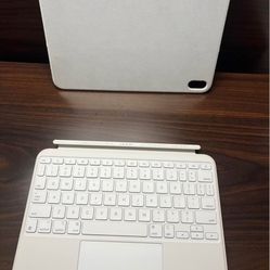 Apple iPad Magic Keyboard Folio for iPad 10th Generation (10.9”), White.