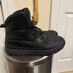 Nike ACG Boots 12