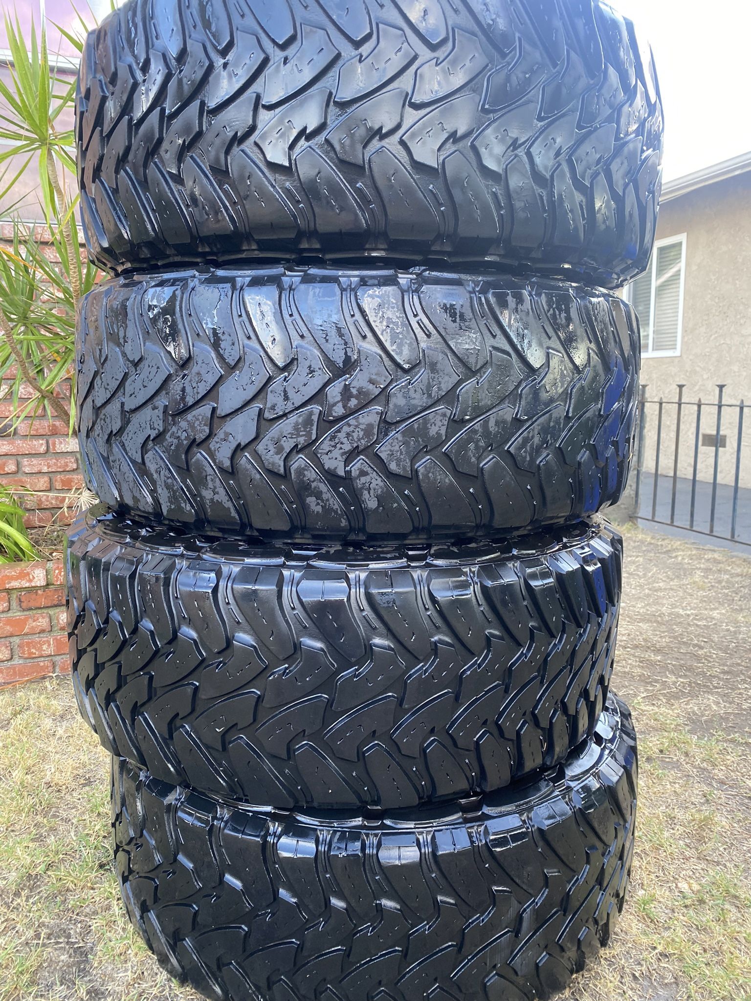 35x12.50R20 TOYO OPEN COUNTRY M/T TIRES