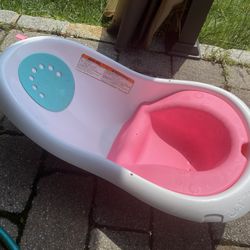 Summer kiddie Pool for infant baby or bath seat safe support chair seat nice pick up ASAP Yonkers