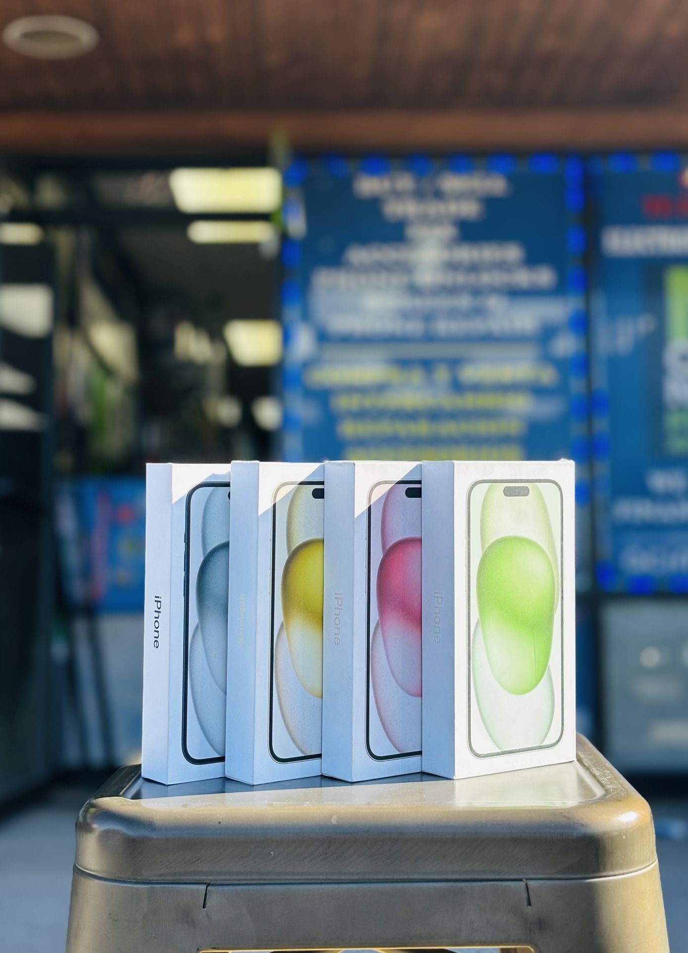 iPhone 15 (Factory Unlocked) Greenpinkyellowblack