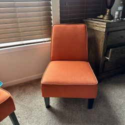 Queen Bed And Chairs