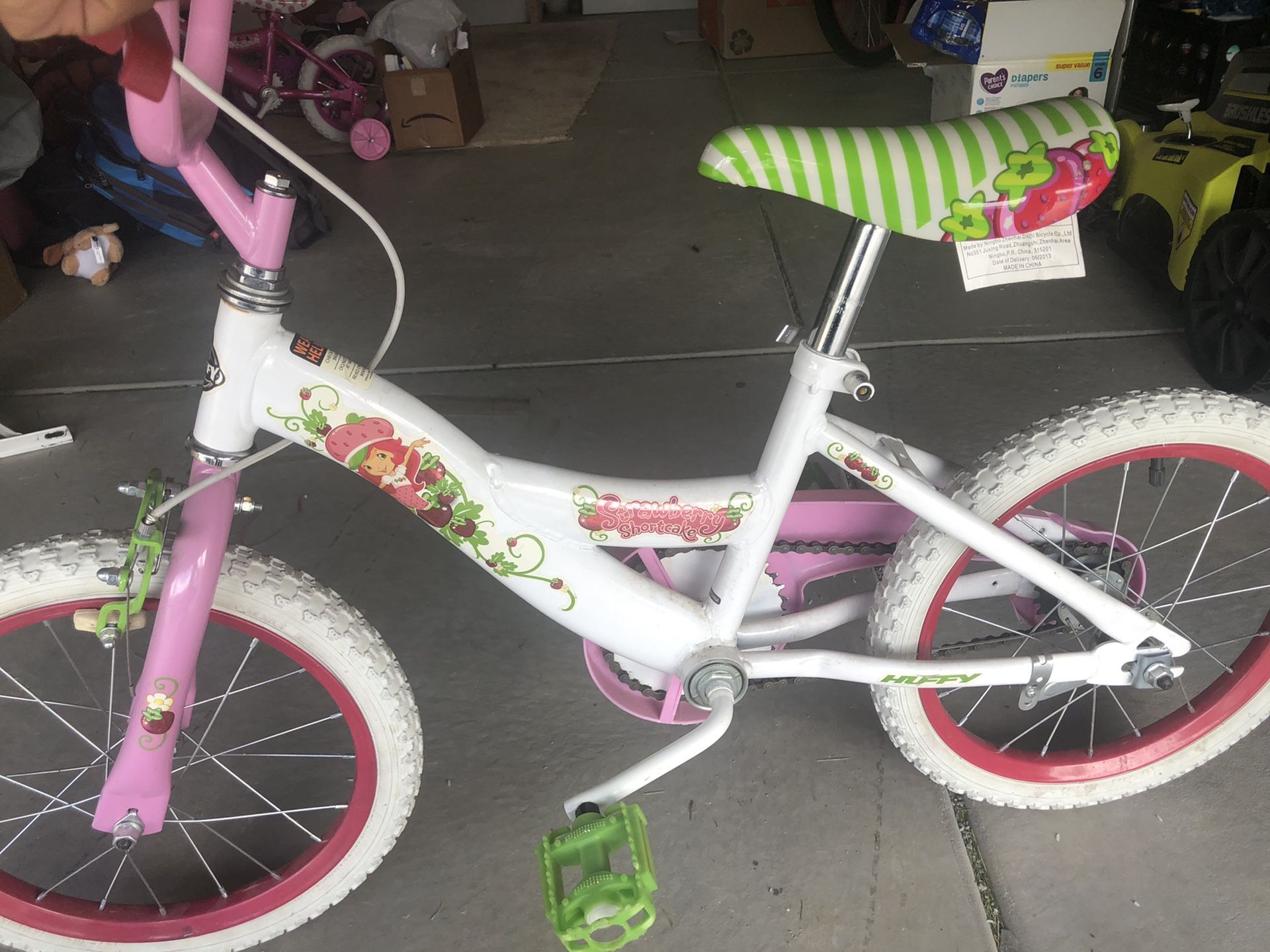 Huffy Girls 16in Strawberry Shortcake Bike