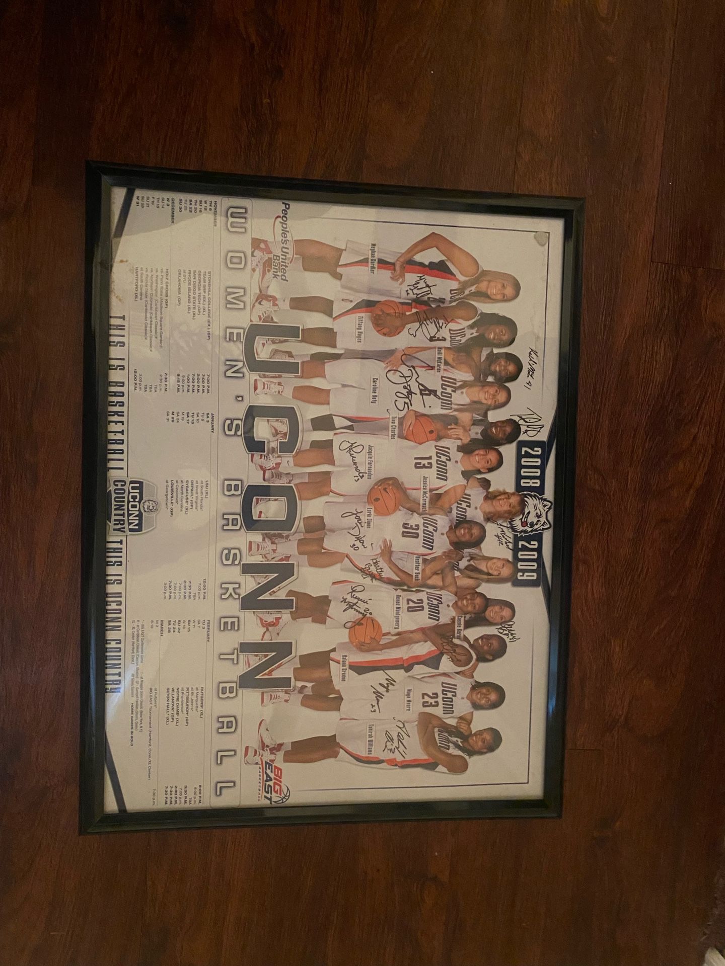 Autographed Picture Of 2009 UCONN Girls Basketball Team 
