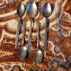 Vintage Silver-Tone Spoons Set of 5