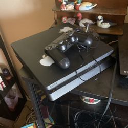 Used Ps4. 