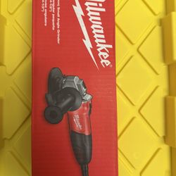 Milwaukee11 Amp Corded 4-​1/​2 in.​ Small Angle Grinder 6130-33