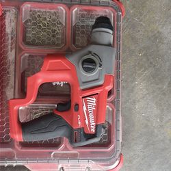 M12 rotary hammer 200$