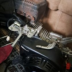 Small Water Pump  Motor (NEEDS CARB)  W\ Transfer Case Pacific Hydrostar Gas 