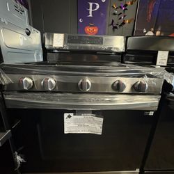 Samsung Gas Range with Air Fry and Self Clean