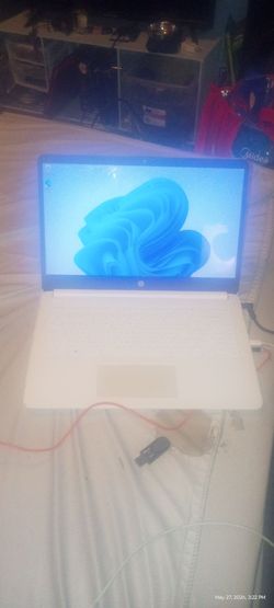 HP 14" laptop win/(11)