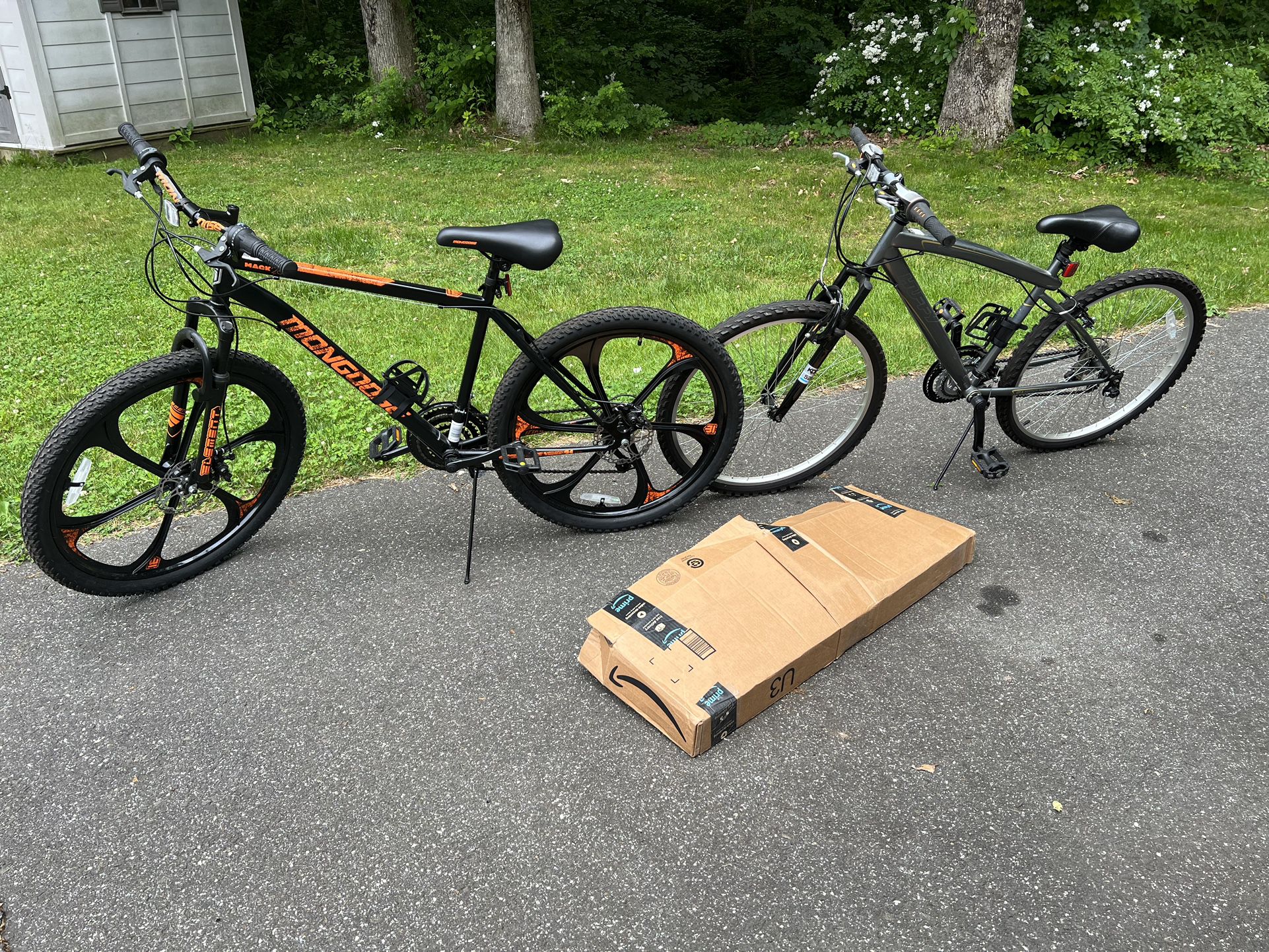Huffy Bike And Mongoose Bike W/ Bike Rack 
