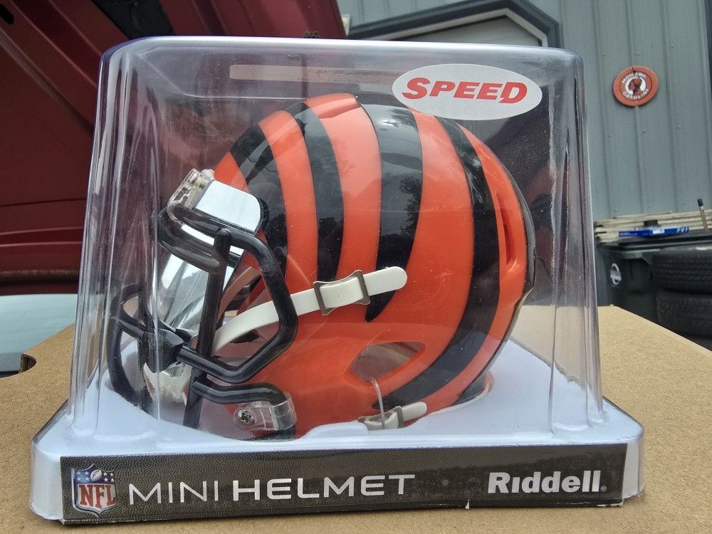 $300 OBO Autographed Joe Burrow Mini Speed Helmet Authenticicated By Fanatics