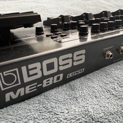 BOSS ME-80 Multi effects w/AC Adapter 